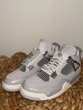 New - Air Jordan 4 Retro 'Frozen Moments'